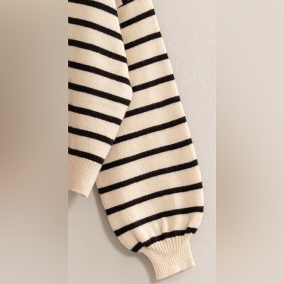 Women’s Striped, Crew Neck, Drop Shoulder, Pullover Sweater. Size: Various - Picture 3 of 5